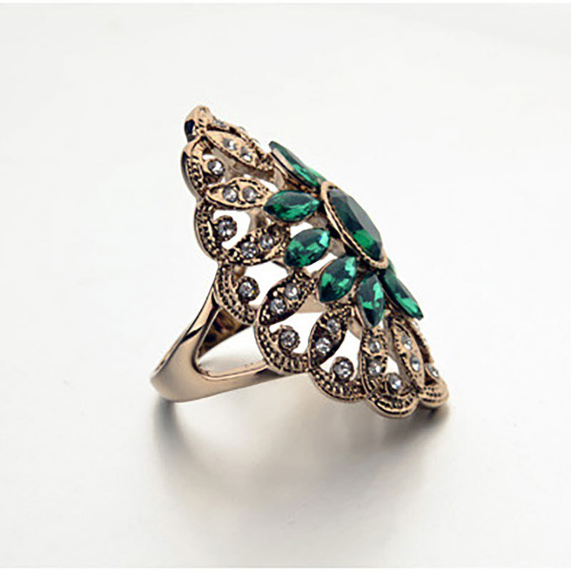 �պ�����������ɫˮ�������οս�ָŮʱ�м�Լ��������������Ʒ