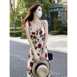 碎花吊带连衣裙女夏2025新款高级感茶歇法式雪纺海边度假气质长裙
