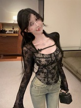 法式复古方领长袖蕾丝衫女秋冬设计感修身显瘦辣妹绝美打底衫上衣