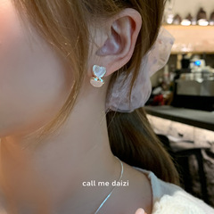 軽豪華2025新型春夏モデル百合貝母愛925純銀銀針イヤリングシンプル小衆ピアス飾り