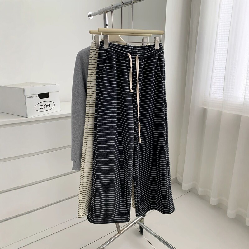 Fashionable Versatile Striped Drapey Woolen Banana Pants for Women, Winter Fleece-Lined Thickened Convertible Wide-Leg Casual Pants Fashionable Versatile Striped Drapey Woolen Banana Pants for Women, Winter Fleece-Lined Thickened Convertible Wide-Leg Casual Pants