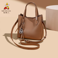 �����˰���Ů�r�аٴ������ˮͰ�����s��������eͨ��б���Ů��