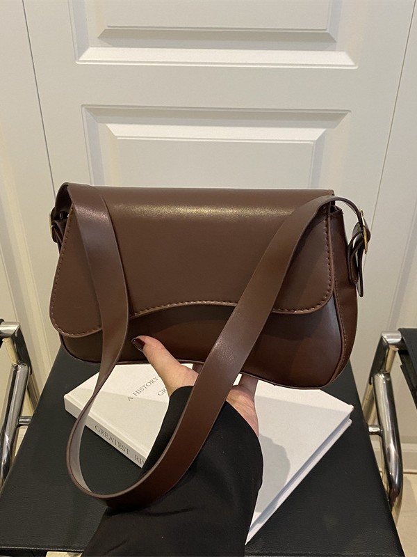 Bolso Cuadrado de Axila para Mujer de Cuero PU con Solapa para Uso Diario image 6