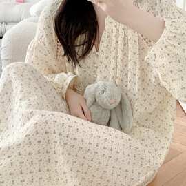 米白小碎花纯棉双纱长袖睡裙女V领镂空蕾丝宽松春秋居家睡眠批发
