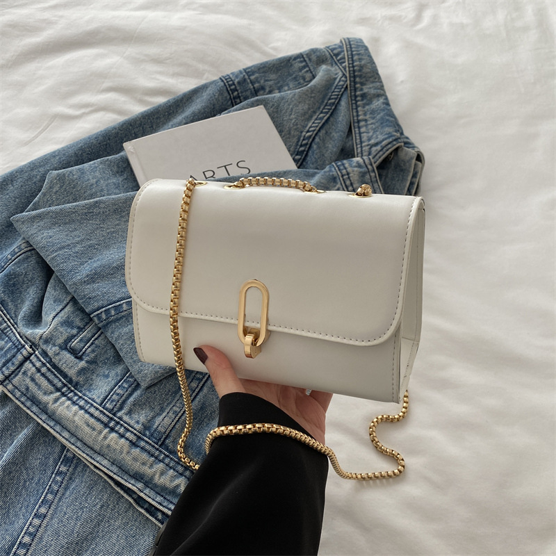Textura bolsa cuadrada pequeña 2024 invierno nueva moda color sólido estilo occidental simple bolso de mensajero de un solo hombro bolso de viaje femenino