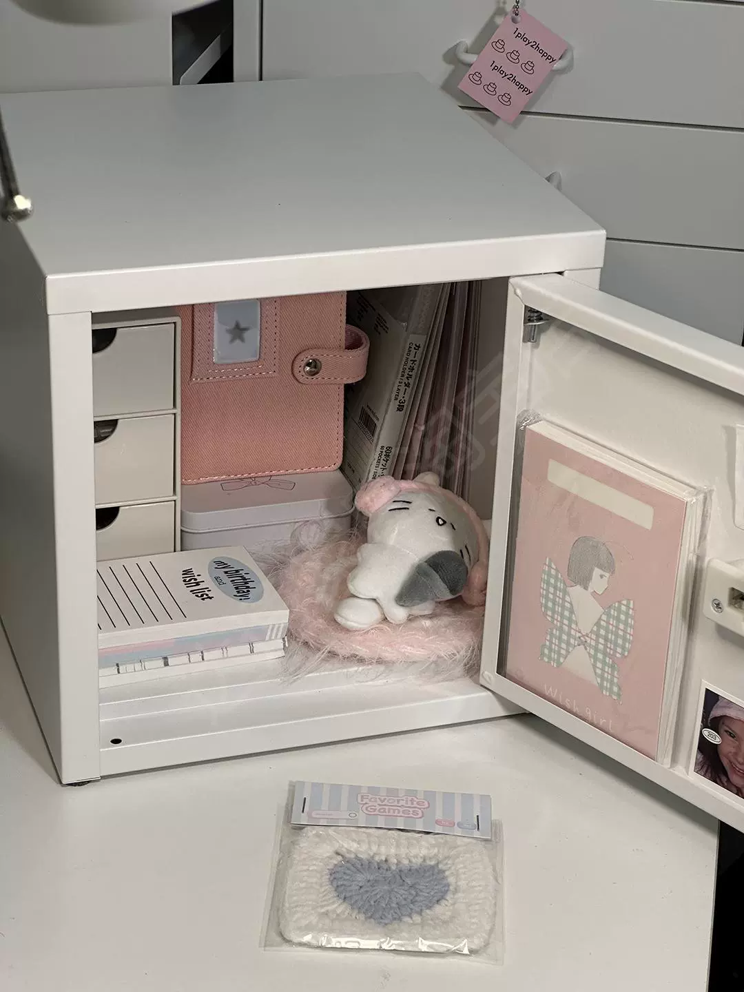 Safe storage system, table intimate storage box