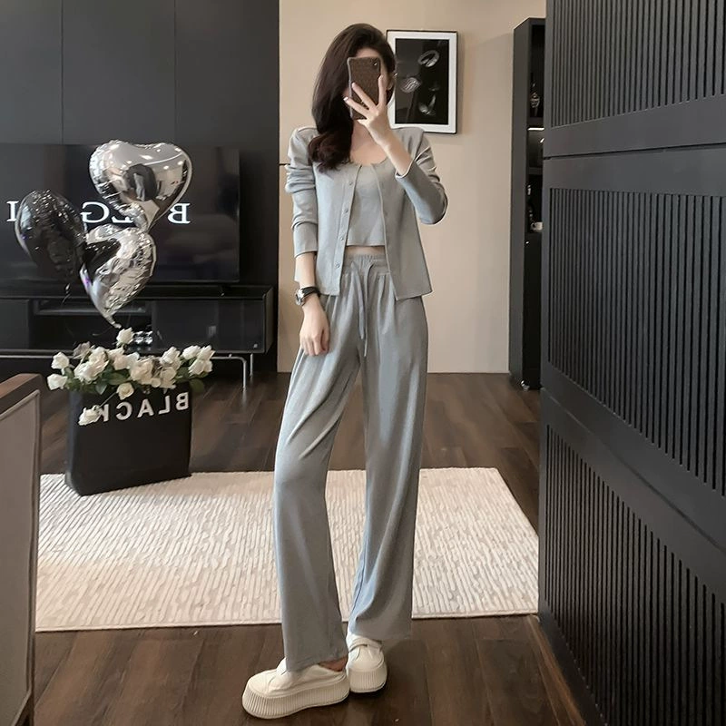 Трансграничный костюм Женская весна 2024 Новая корейская мода дикая свободная мода кардиган свитер из трех частей