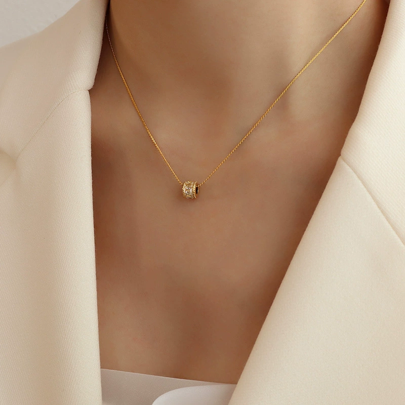 Серьги из нержавеющей стали, универсальное колье, цепочка, набор, украшения, французский стиль, легкий роскошный стиль, простой и элегантный дизайн, золото 750 пробы