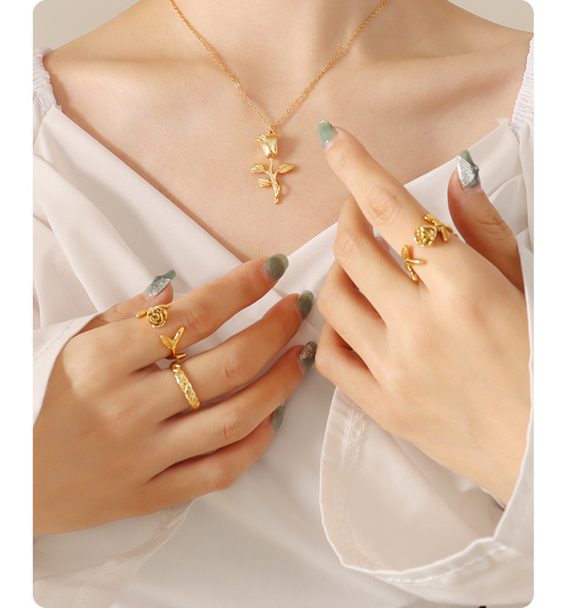 fashion retro rose titanium steel gold plated necklace ring