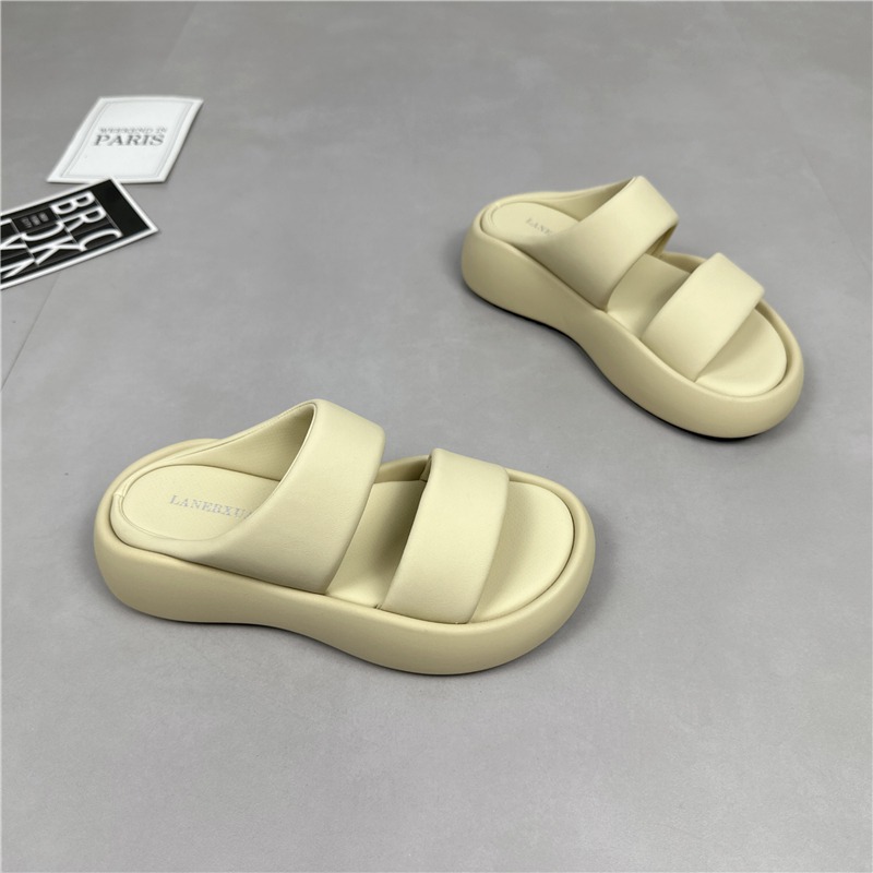 Tykksålede skinnsandaler og tøfler for kvinner 2023 sommer ny mote ett-ords all-match myk bunn casual sklisikre yttertøysandaler_voghion.com