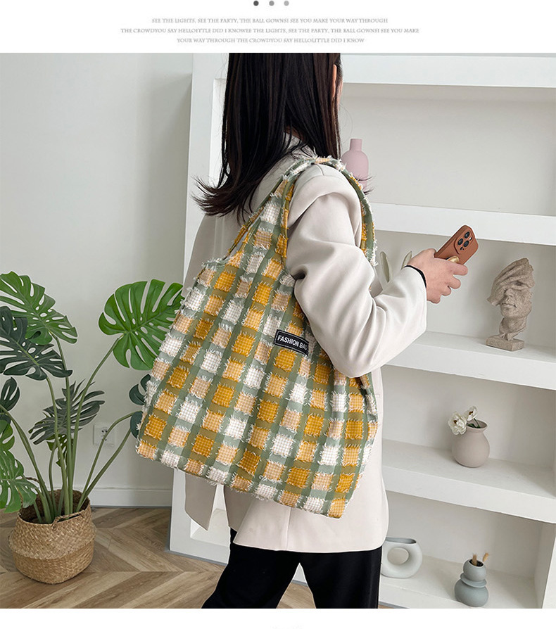 Forest-themed college style artistic girl checkered versatile tote bag, Korean Instagram fresh and cute student class shoulder bag undefined