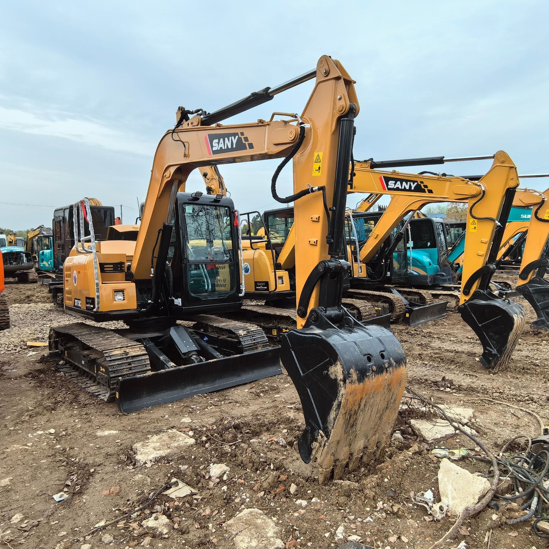 外贸直供现货 三一挖掘机三一60c 75c 95c 135 235 245 305H