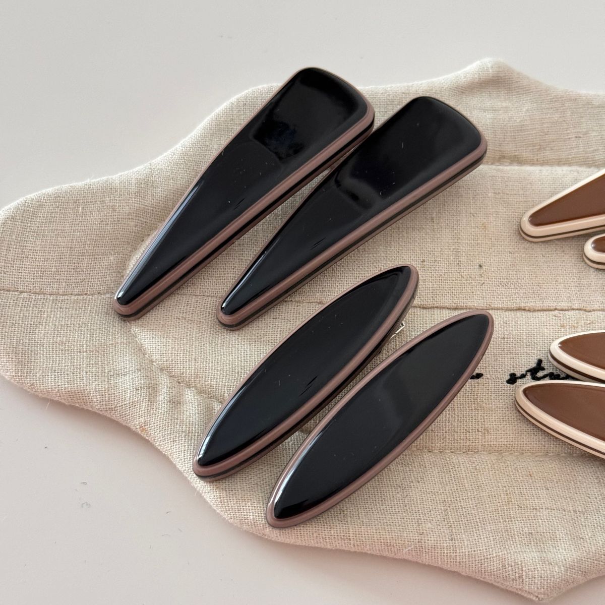 12g Weight Hair Clip Hair Accessories Type 1 Piece Quantity Alloy, Acetic acid sheets Material Triangle, Oval Pattern Women's Gender Coffee, Black Color Women's Side Hair Clip With Tassel Alloy Hair Clip Oval Duckbill Shape Hair Accessory Hair Clip 9