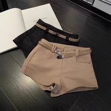 卡其色短裤休闲裤女夏季外穿包臀弹力紧身设计感高腰显腿长热裤潮