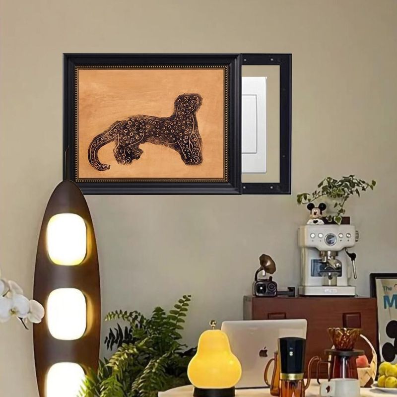 フランス式の中古風の電気メーターの箱は絵を掛けて箱の電気を遮ってスイッチの箱の配電箱を遮ります。|undefined