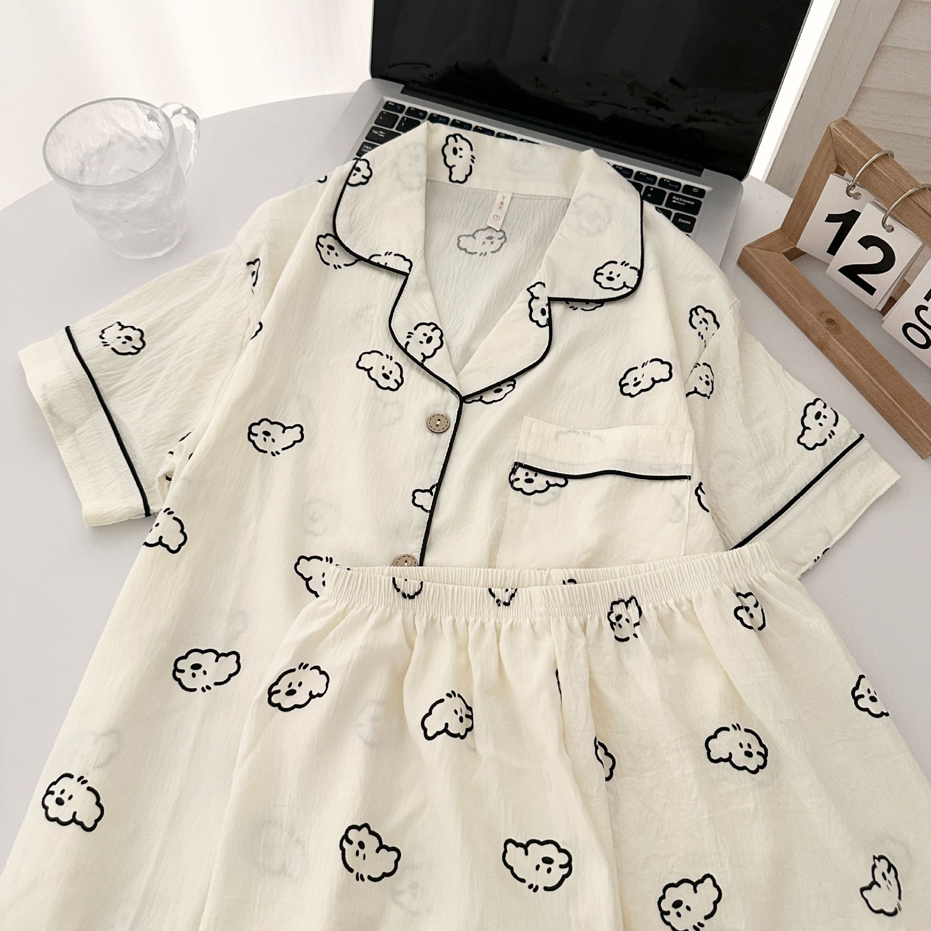 Venta al por mayor transfronteriza una variedad de pantalones cortos de manga corta de algodón de nube de pareja pijamas mujeres y hombres cárdigan de celebridades de Internet de verano traje de servicio a domicilio