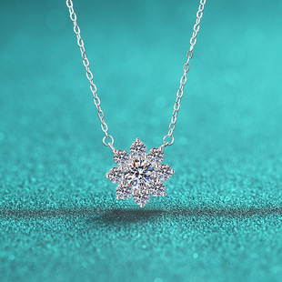 Sterling Silver Sunflower Necklace Women Pendant 1 karat Moissanite Light Luxury Temperament Clavicle Chain High-grade Cross-border Wholesale