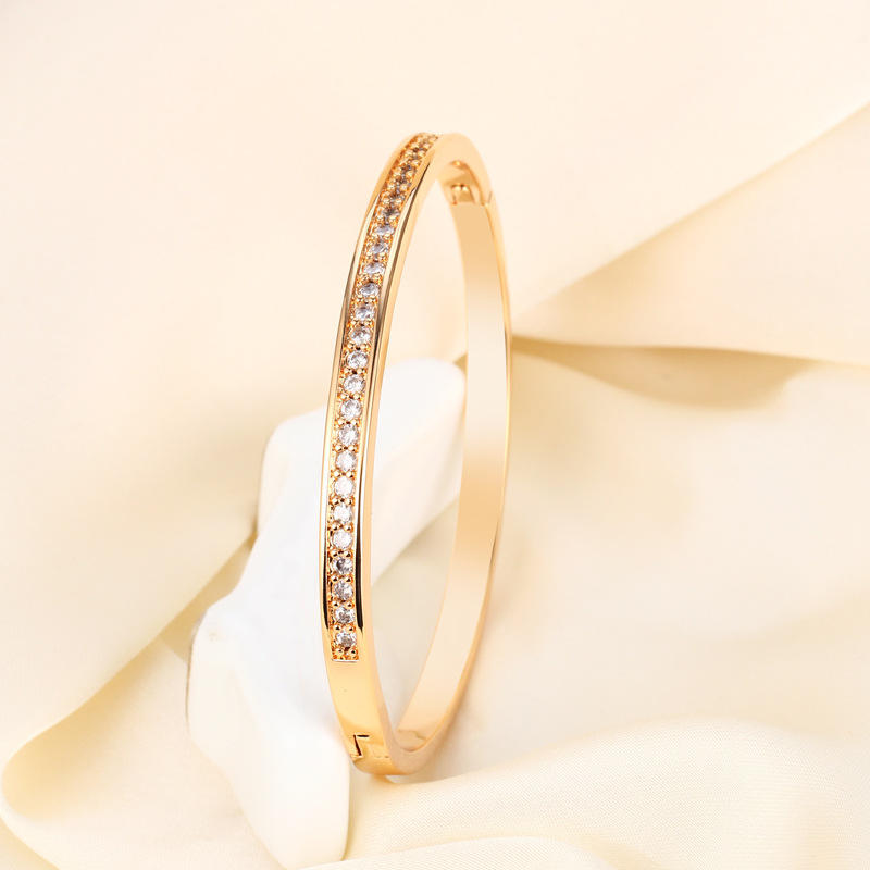 Seiko Fashion Light Luxury Pulsera de cielo estrellado con diamantes completos para mujer, pulsera de diamantes de imitación versátil y elegante, venta al por mayor y envío directo.