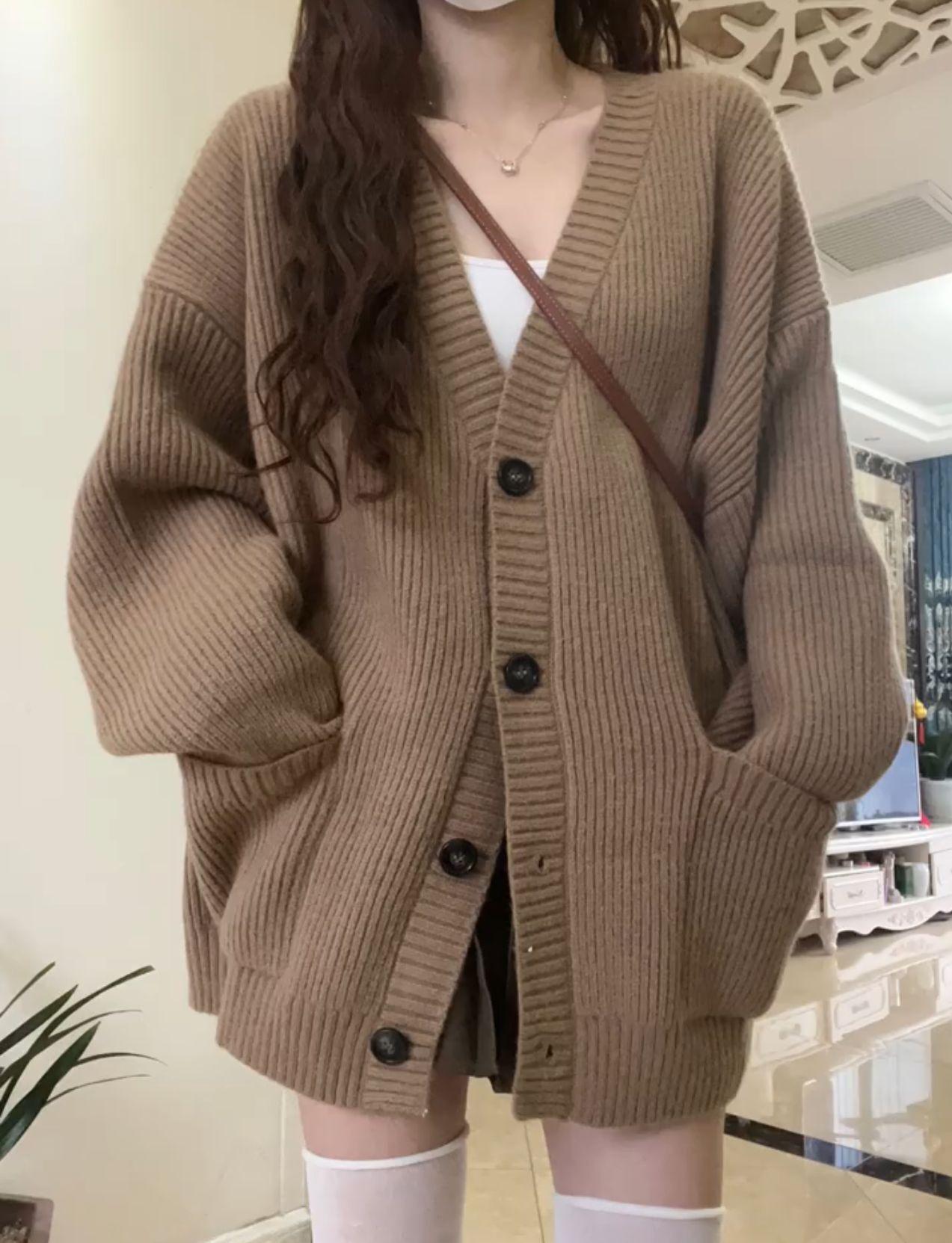 韓国スタイル V ネック怠惰なスタイルカーディガン 2025 新しい日本のシンプルなセーターの女性の春秋冬カジュアルルーズニットセーター