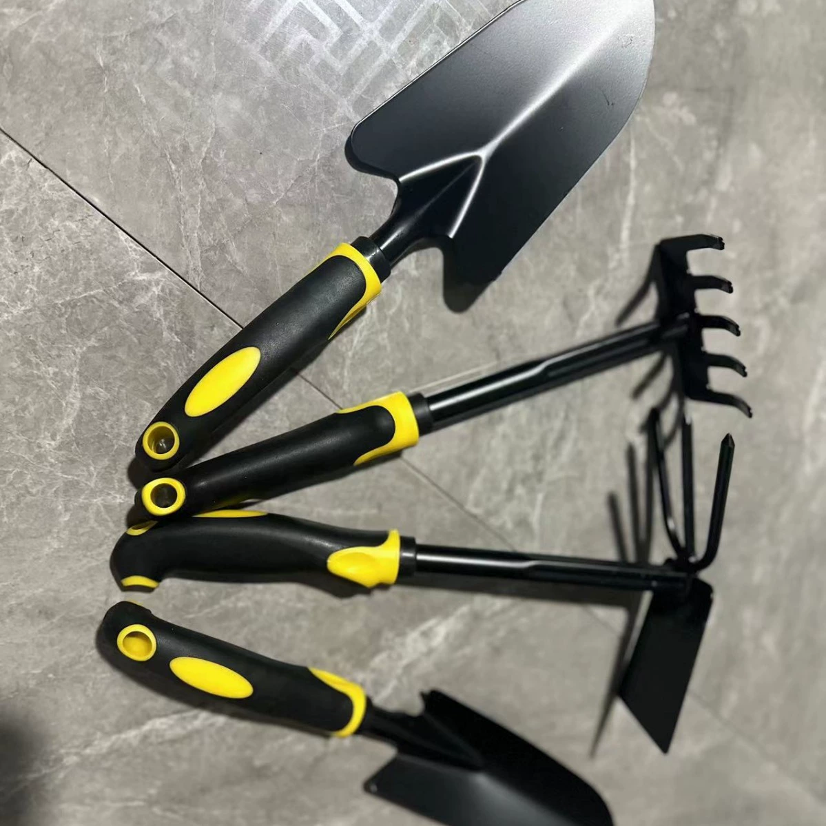 Поймите морские грабли, чтобы посадить цветочные инструменты