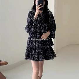 茶歇法式碎花宽松连衣裙子女款2026新款春季小个子气质大码短裙