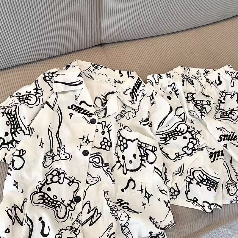 新しいインかわいい漫画 KT 猫パジャマ女性の夏の半袖ショーツ高価値寮ホーム服 2 点セット|undefined