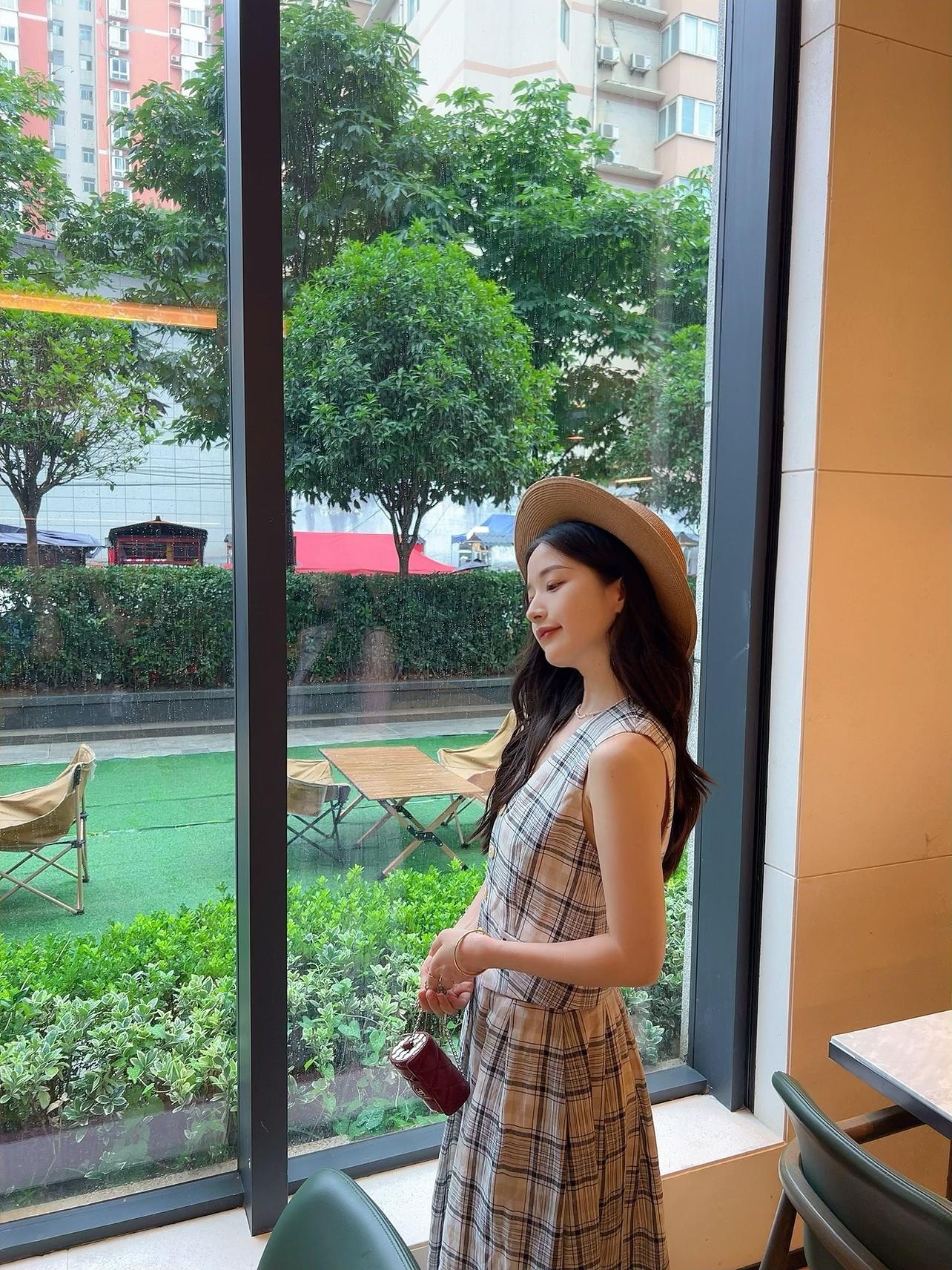 Bộ vest gile và chân váy linen kẻ caro cao cấp cho nữ — áo ghi lê chi tiết 5