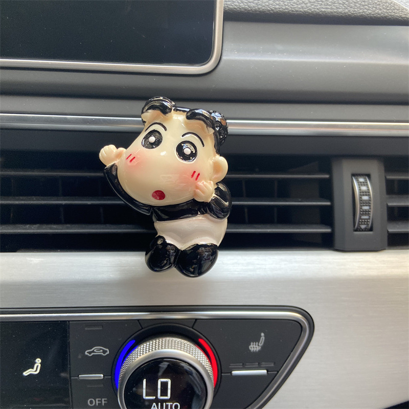 Crayon Shin-chan decoración de salida de aire acondicionado de coche perfume aromaterapia de coche suministros de decoración de coche incienso regalo