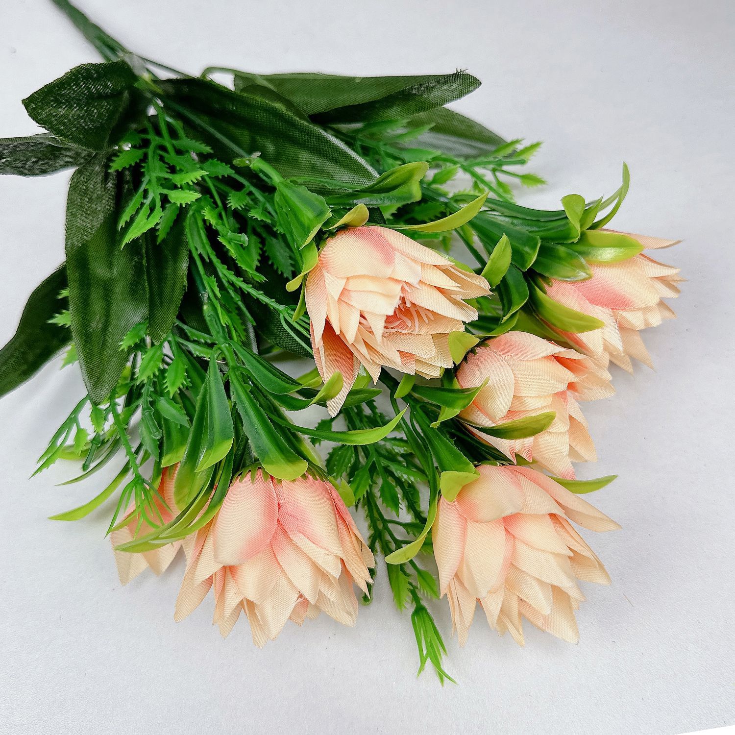 6 piñas de color champán claro 1 paquete