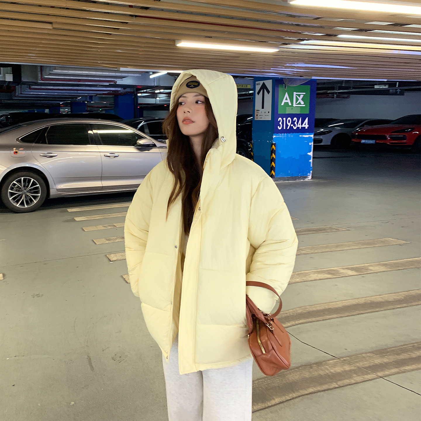Comercio exterior algodón hombre y mujer corto invierno 2025 nuevo pan encapuchado grueso pareja suelta abrigo cálido moda