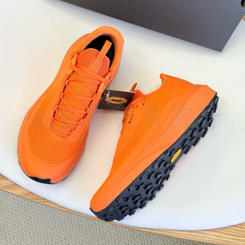 広東省製の高品質アウトドアレディース防水ランニングシューズ、登山およびロッククライミングスポーツシューズ、スプライス滑り止めオフロードトラベルシューズ|undefined