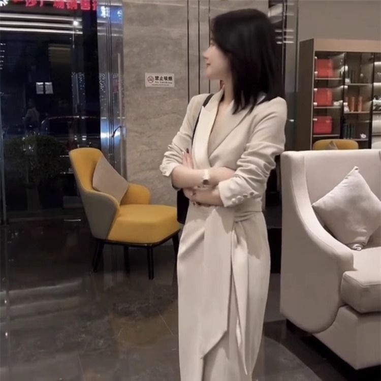 网红爆款时尚连衣裙女2025秋季款气质轻奢职业收腰系带显瘦西装裙|undefined