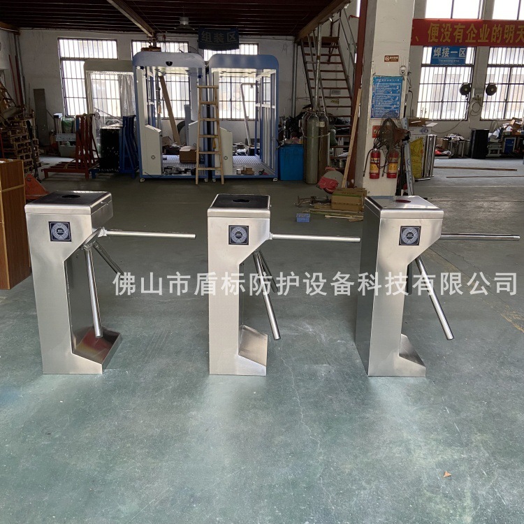 不锈钢三辊闸 学校入口旋转式人行通管理设备 控制单向进出滚闸