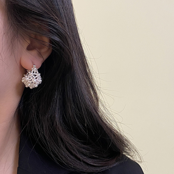 Retro classic fashionable sophisticated brand earrings