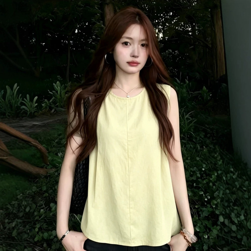 French-style bow-tie sleeveless shirt for women, summer 2026 new model, elegant, slimming, loose, and youthful-looking top