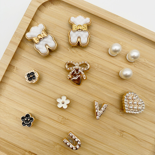 Crocs DIY accessories cartoon bear decorative buckle three-dimensional shoe flower removable shoe buckle cross upper accessories