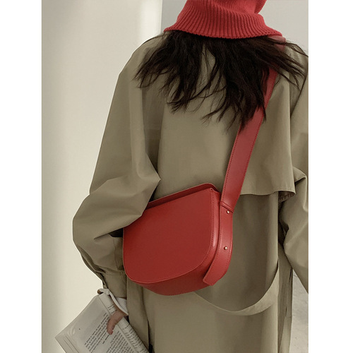 Red PU Bag for Women 2024 New Fashion Trend Retro Saddle Bag Unique and Versatile Ins Shoulder and Crossbody Bag for Women