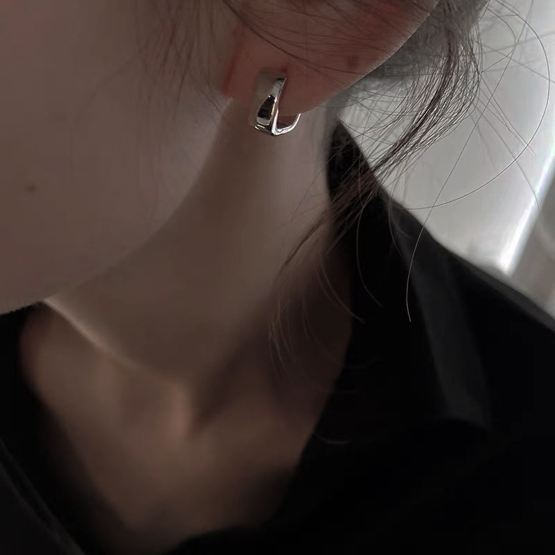 Earrings High-end Sense Japanese and Korean Square Small All-match Earrings Women's Wide Face Square Design Sense Niche Men's Ear Buckle Couple