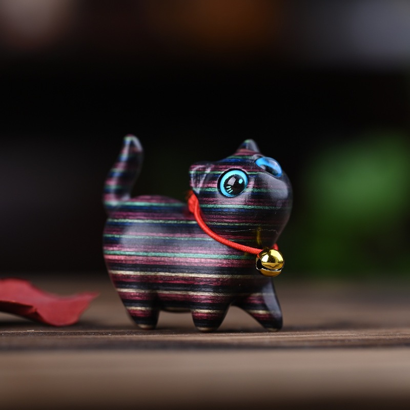 虹の木の彫刻のかわいい猫の手の件の虹の首をかしげる子猫のミニのデスクトップの置物の工芸品の家庭のアイデア|undefined