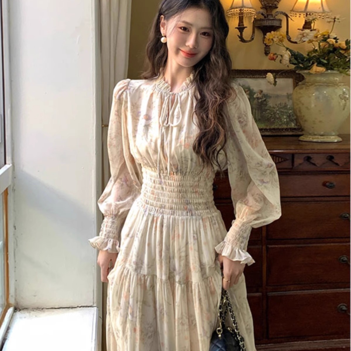 茶歇法式碎花雪纺连衣裙女长款早初秋2025年新款超好看收腰长裙子