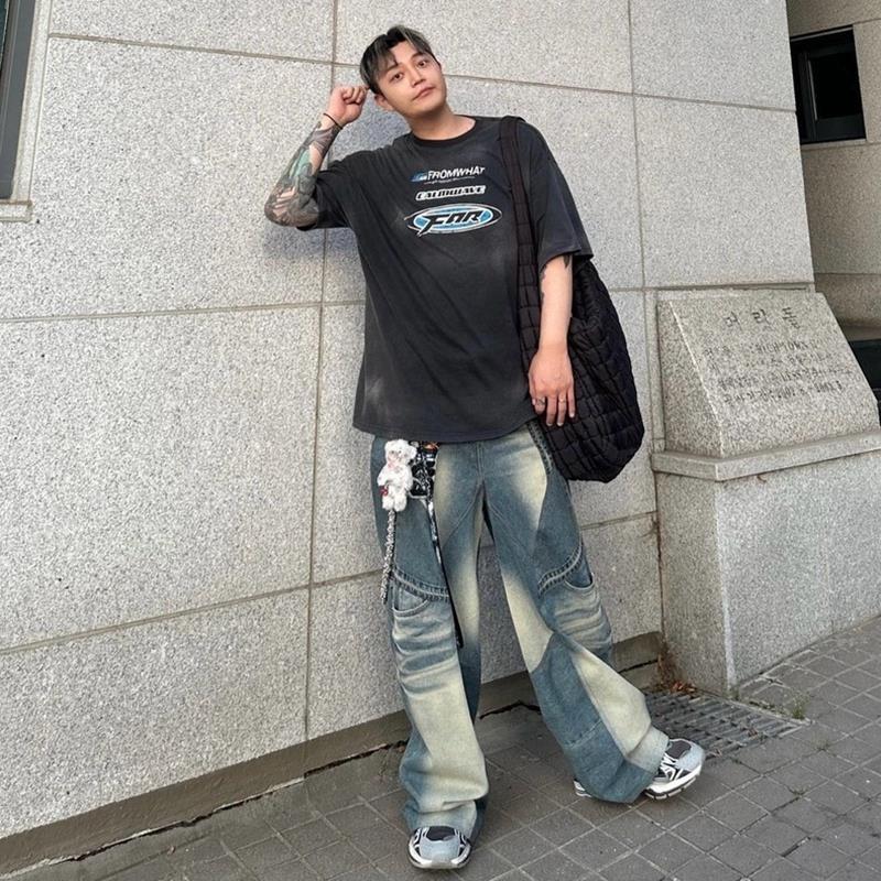 Camiseta de manga corta Cleanfit de estilo coreano, con estampado de carreras de autos, lavada, descolorida y desgastada, de tendencia