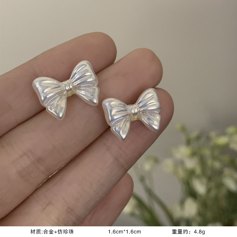 S925銀真珠の花のピアスの女性の贅沢な高級感があります。|undefined