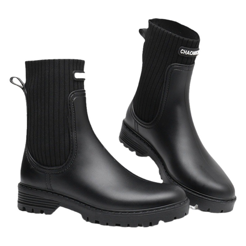 Botas de lluvia Zapatos impermeables de las mujeres Ropa al aire libre de las mujeres Primavera y verano Nuevas Botas de lluvia Zapatos de agua antideslizantes japoneses Zapatos de suela gruesa Zapatos de goma Chanclos de moda