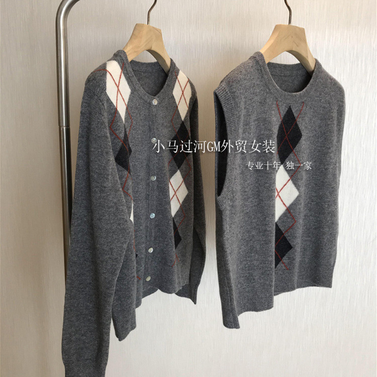 美到没话说!~高品质复古英伦风减龄菱格针织羊毛马甲开衫上衣女