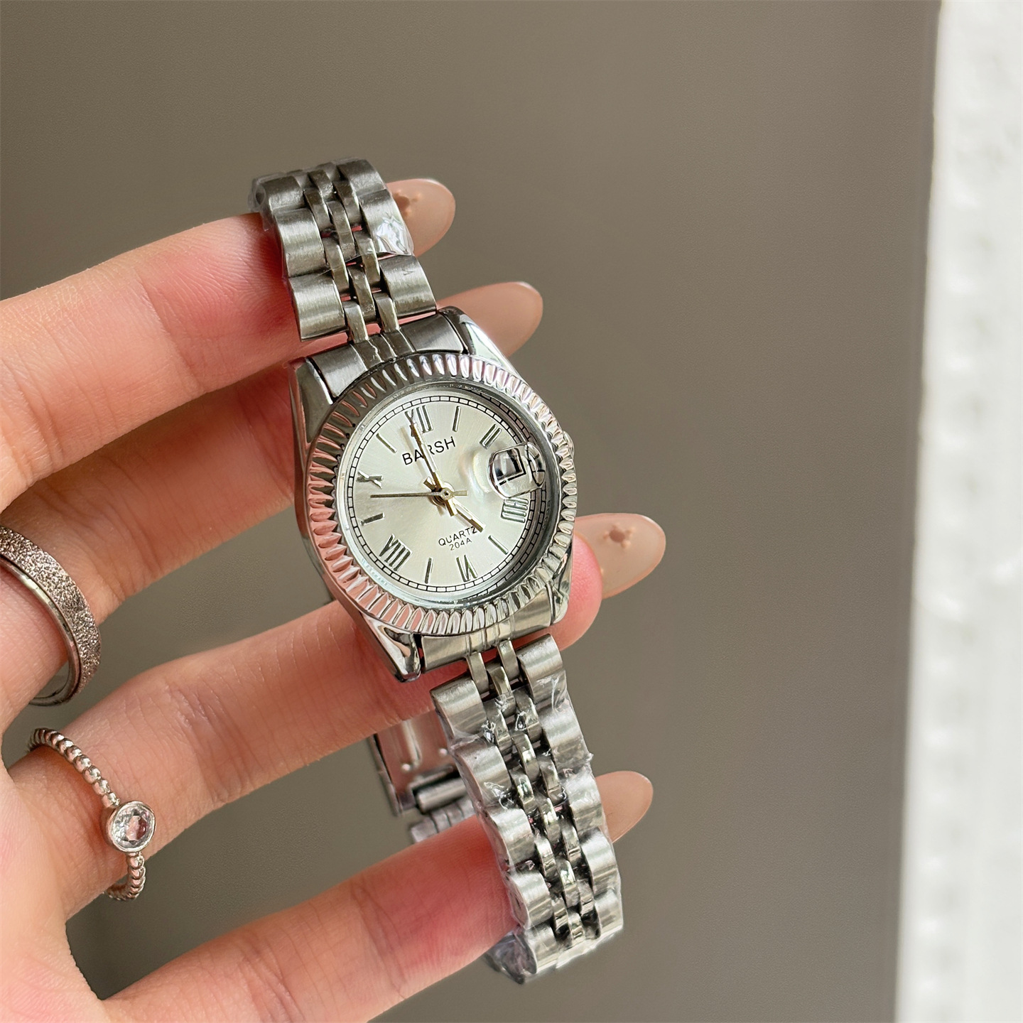 2025 nuevo reloj de registro azul cielo mujer de alta calidad temperamento de moda simple correa de acero para mujeres al por mayor image 4