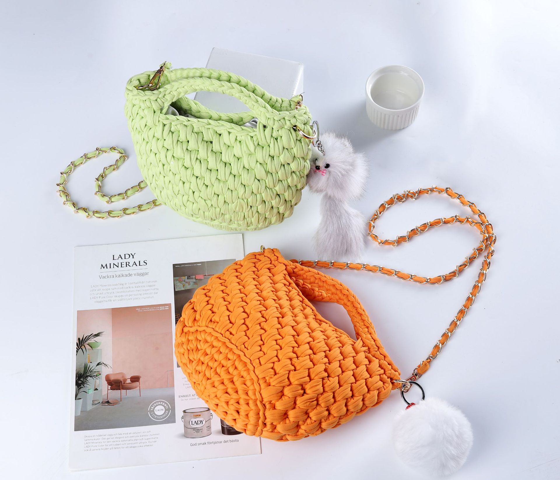 Women's Large Woven Fabric Solid Color Cute Weave Square Zipper Straw Bag display picture 5