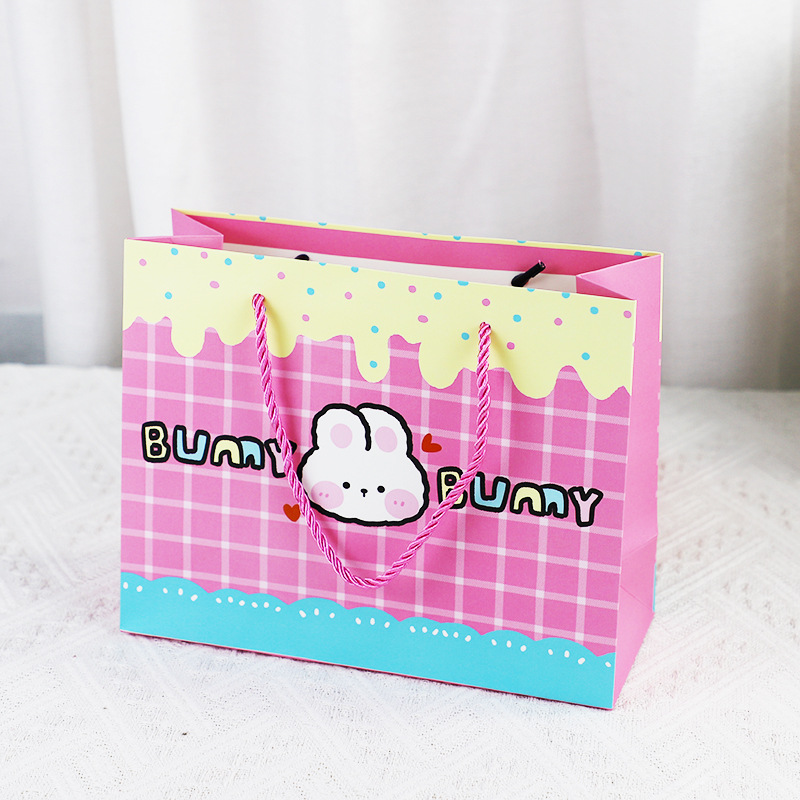 Simple de dibujos animados cumpleaños Navidad Día de Año Nuevo tamaño pequeño gran caja de regalo para niños bolsa de papel de embalaje portátil