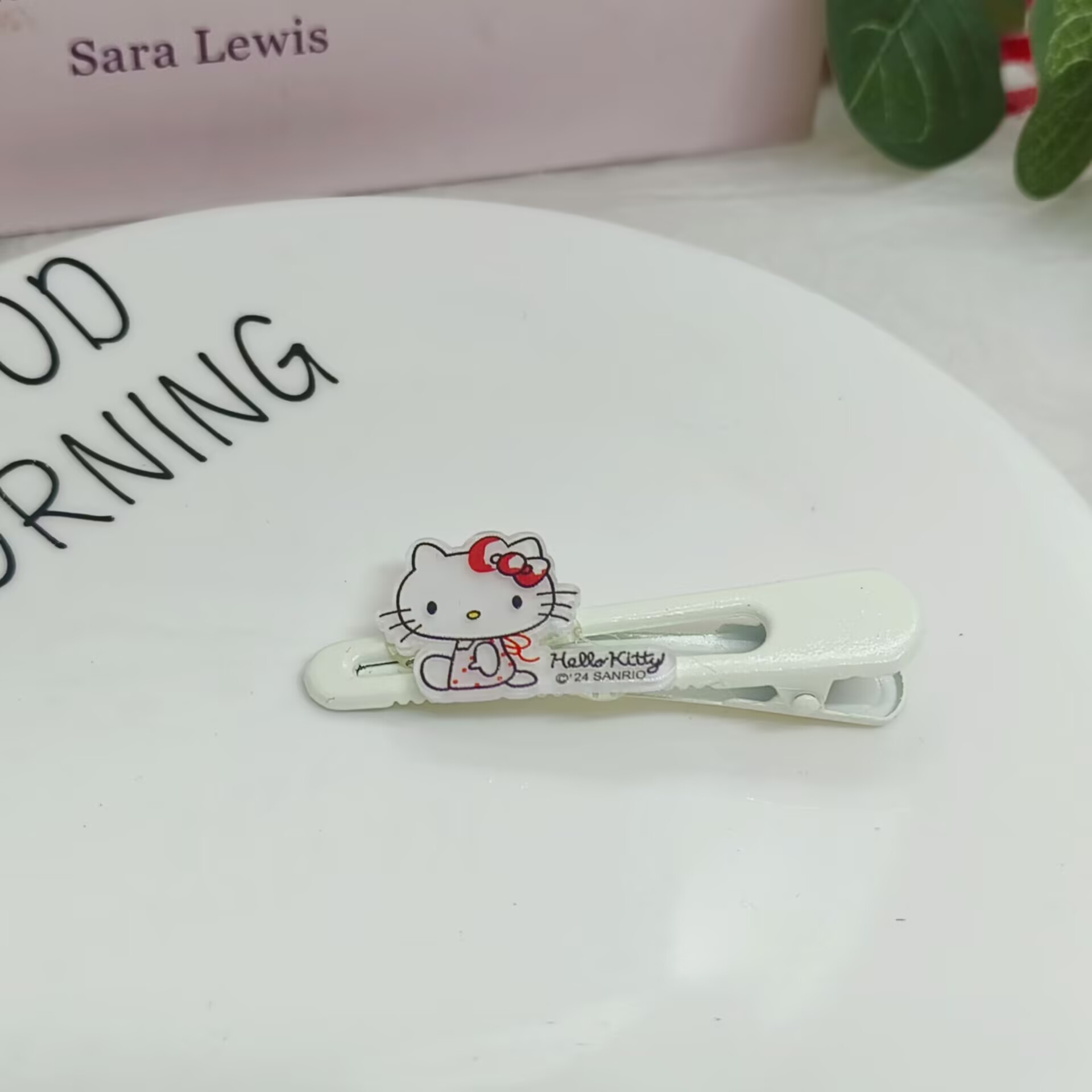 흰 고양이 머리핀