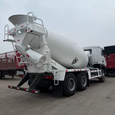 Heavy-duty HOWO 6*4 concrete mixer Betonqarışdıran maşınlar