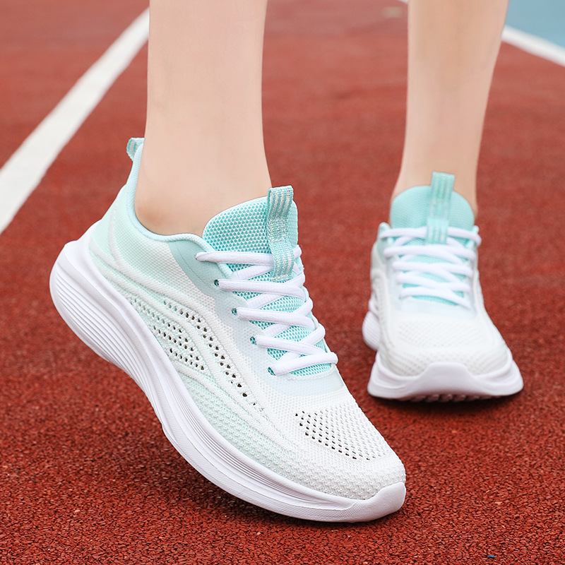 Summer breathable ultra light running sneakers for students
